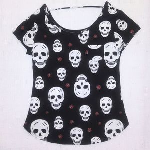 Skull & Rose Shirt Scoop Neck Short Sleeve Large